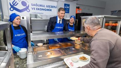 Altıncısı açıldı... İzmir’de 25 liralık sofra