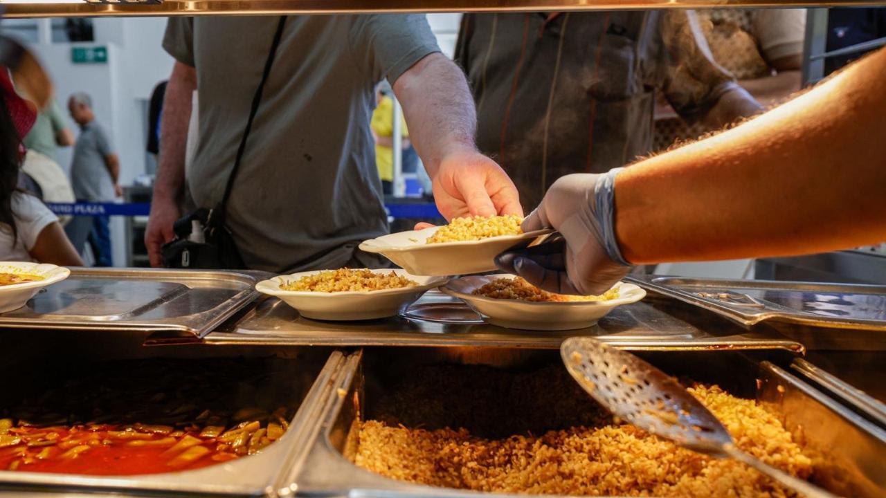 4 çeşit yemek 25 lira