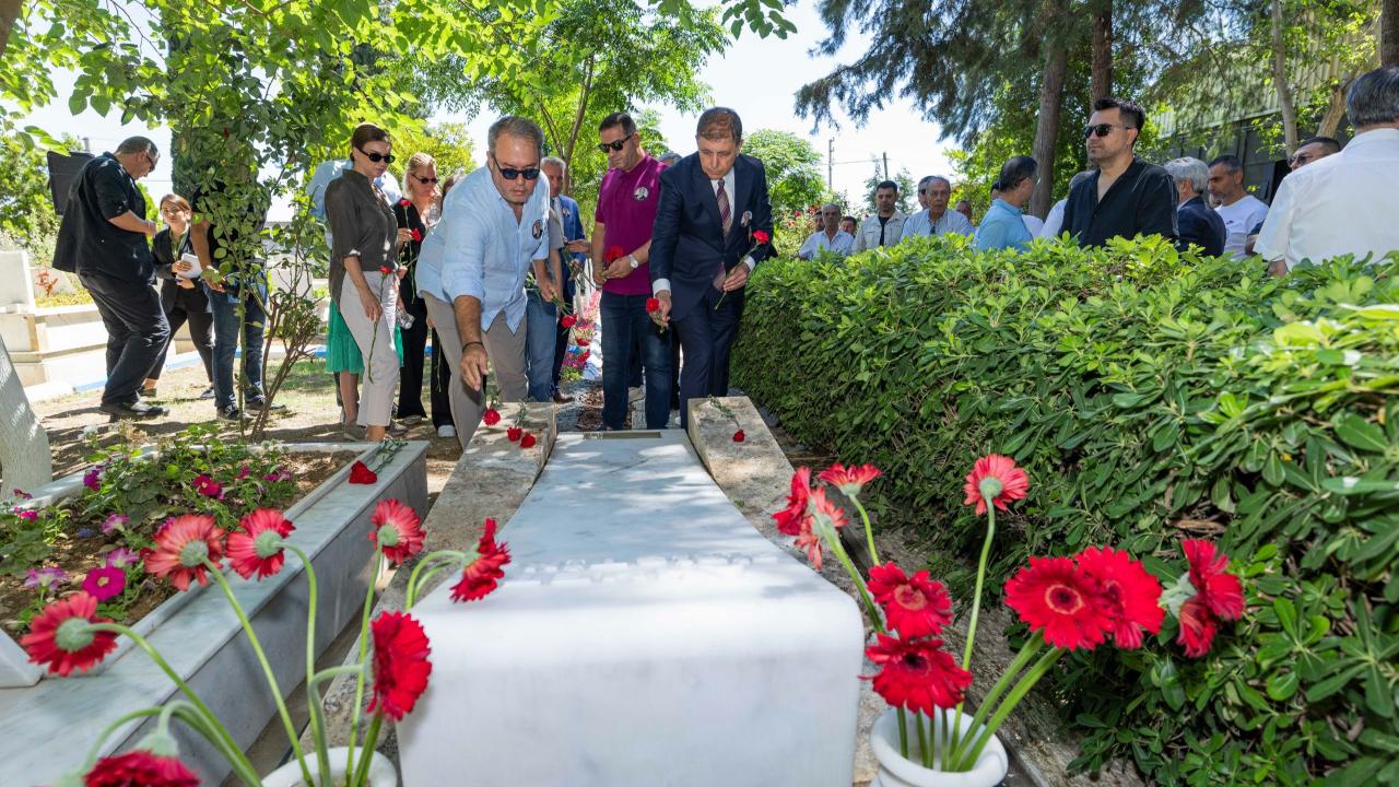 Ahmet Piriştina vefatının 22’nci yılında kabri başında anıldı