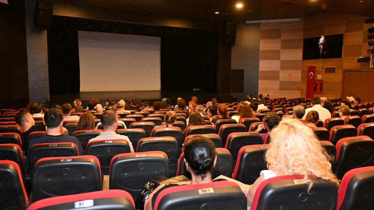 Cannes’ın ödüllü kısa filmleri Manisalı sinemaseverlerle buluştu