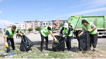 Çiğli’de Çevre Günü etkinliği: Çöpler toplandı, çevre bilinci kazandı