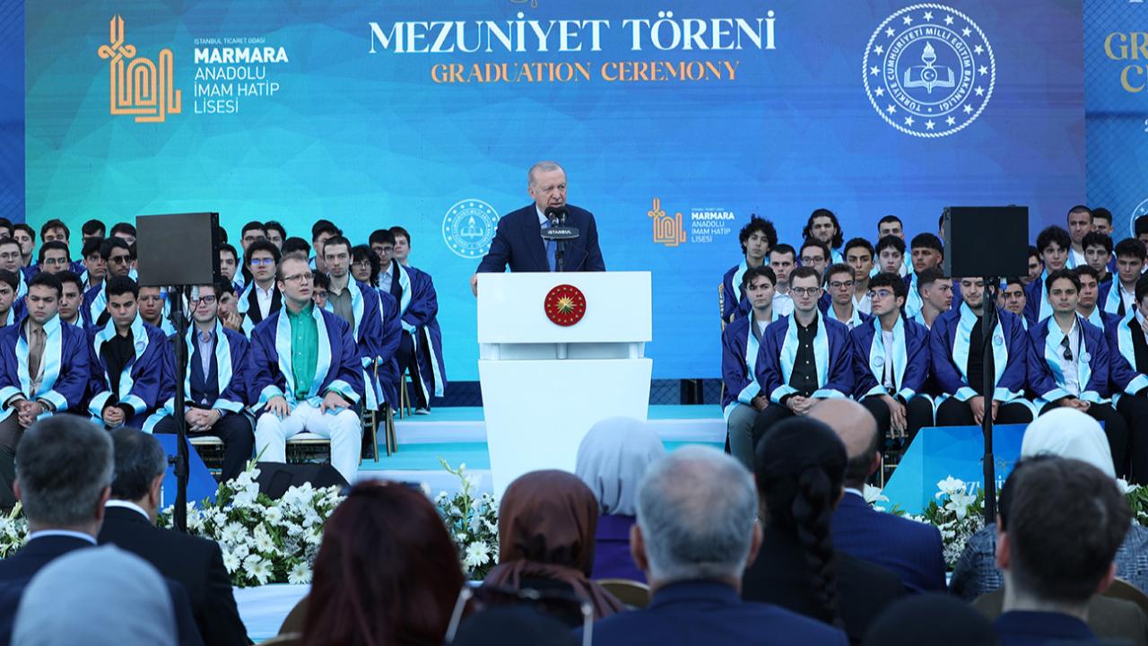 Cumhurbaşkanı Erdoğan, İTO Marmara Anadolu İmam Hatip Lisesi Mezuniyet Töreni’ne katıldı