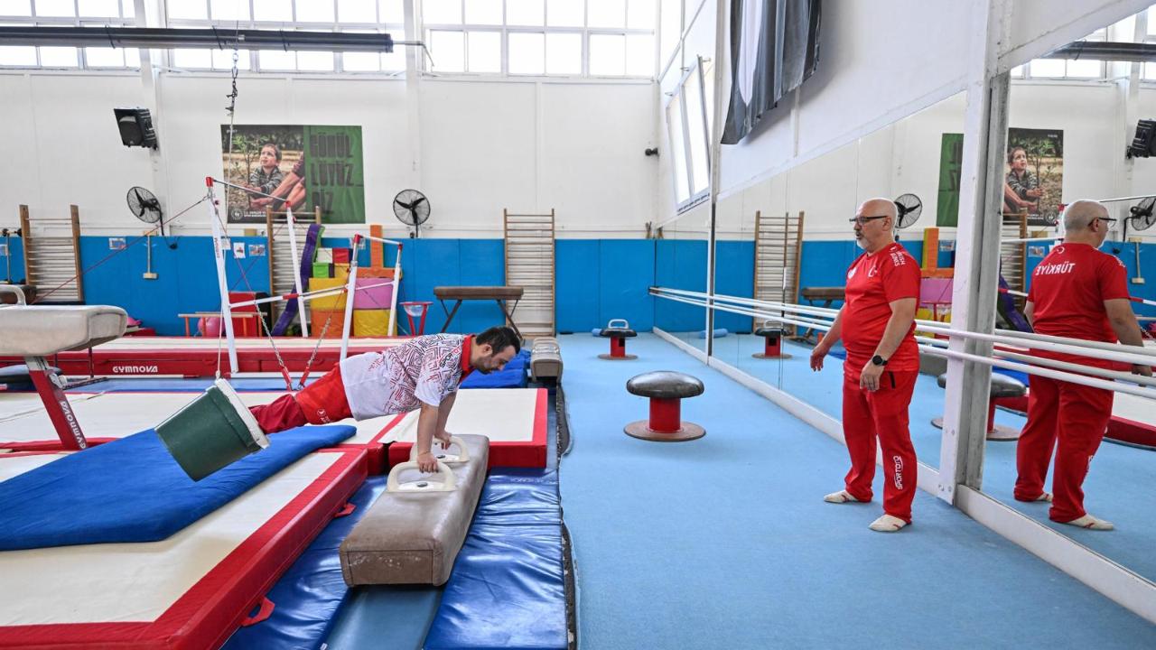 İzmirli özel sporcu Öztürk’ten tarihi başarı