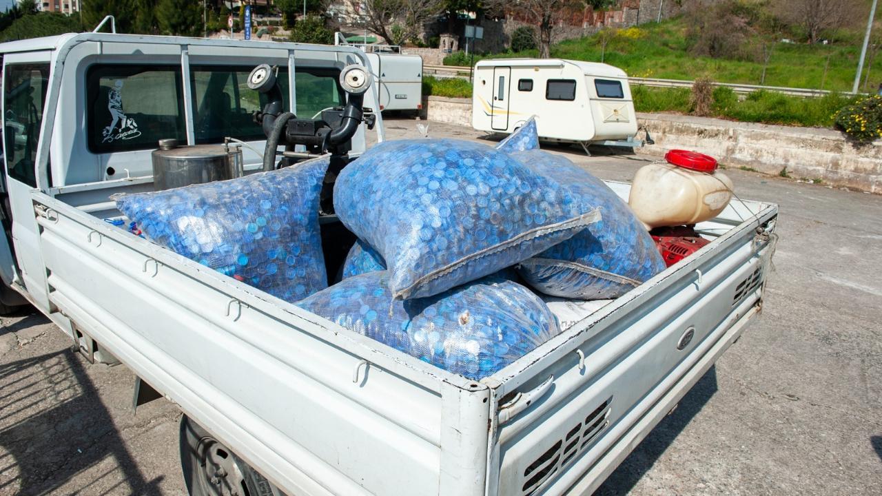 Karşıyaka’da mavi kapak seferberliği