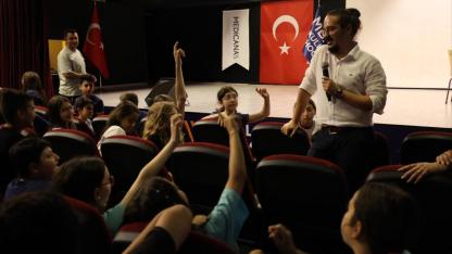 Dijital neslin omurga sınavı: Minikler duruşlarını puanladı