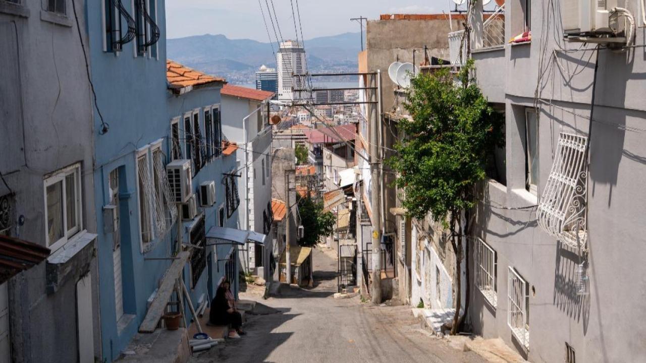 Tarık Dursun K.’nin izinde İzmir turu