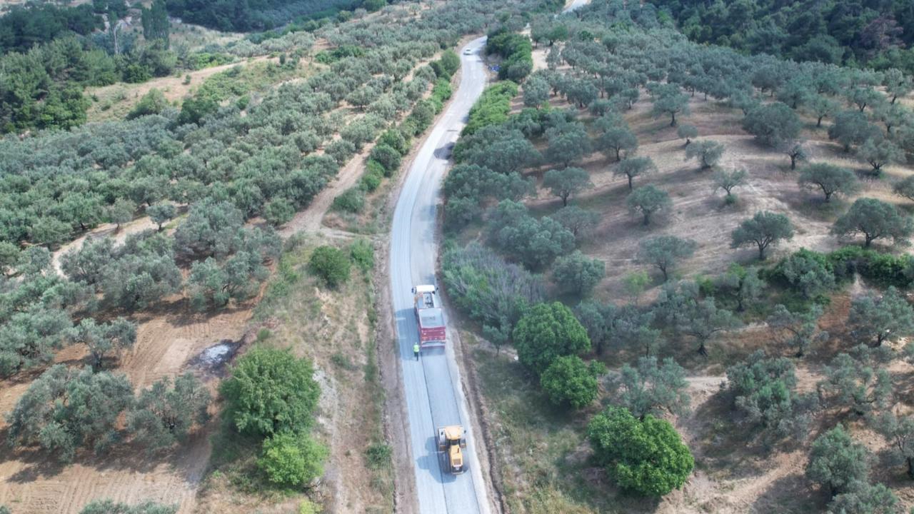 Tütenli ve İlyaslar’ı bağlayan yolda asfalt çalışmaları başladı