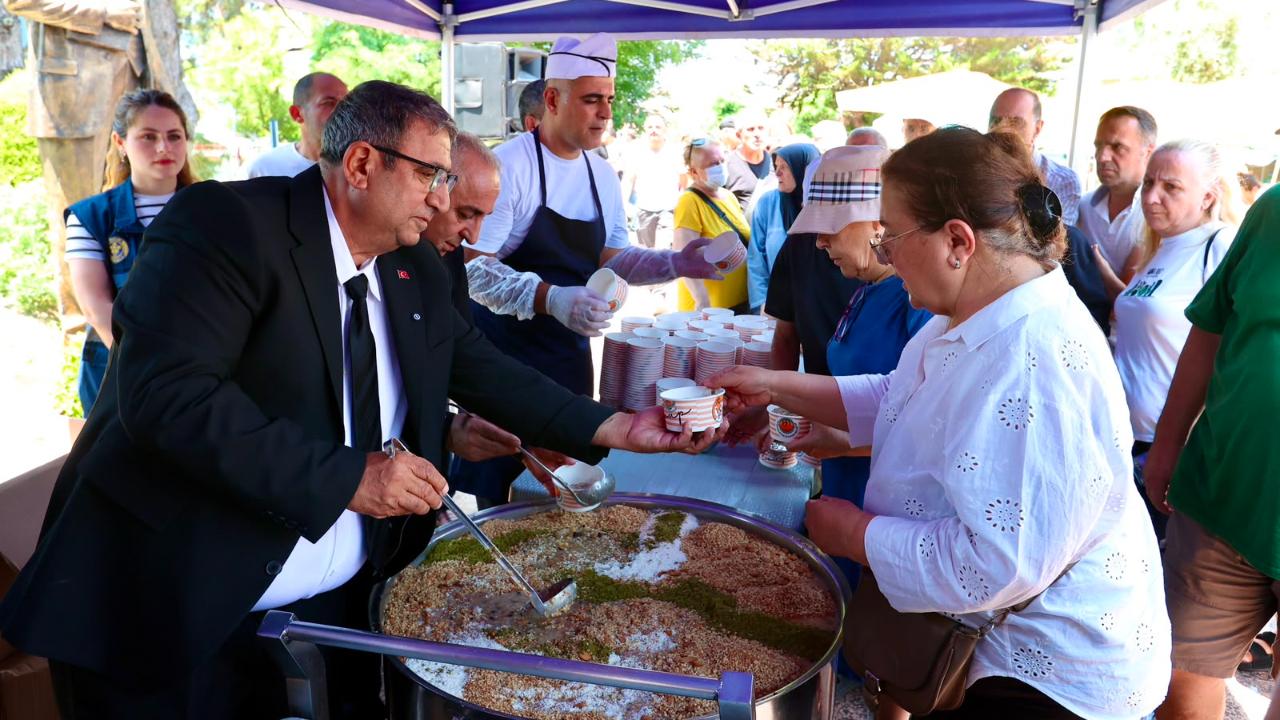 Başkan Vekili Benzer aşure ikramında bulundu