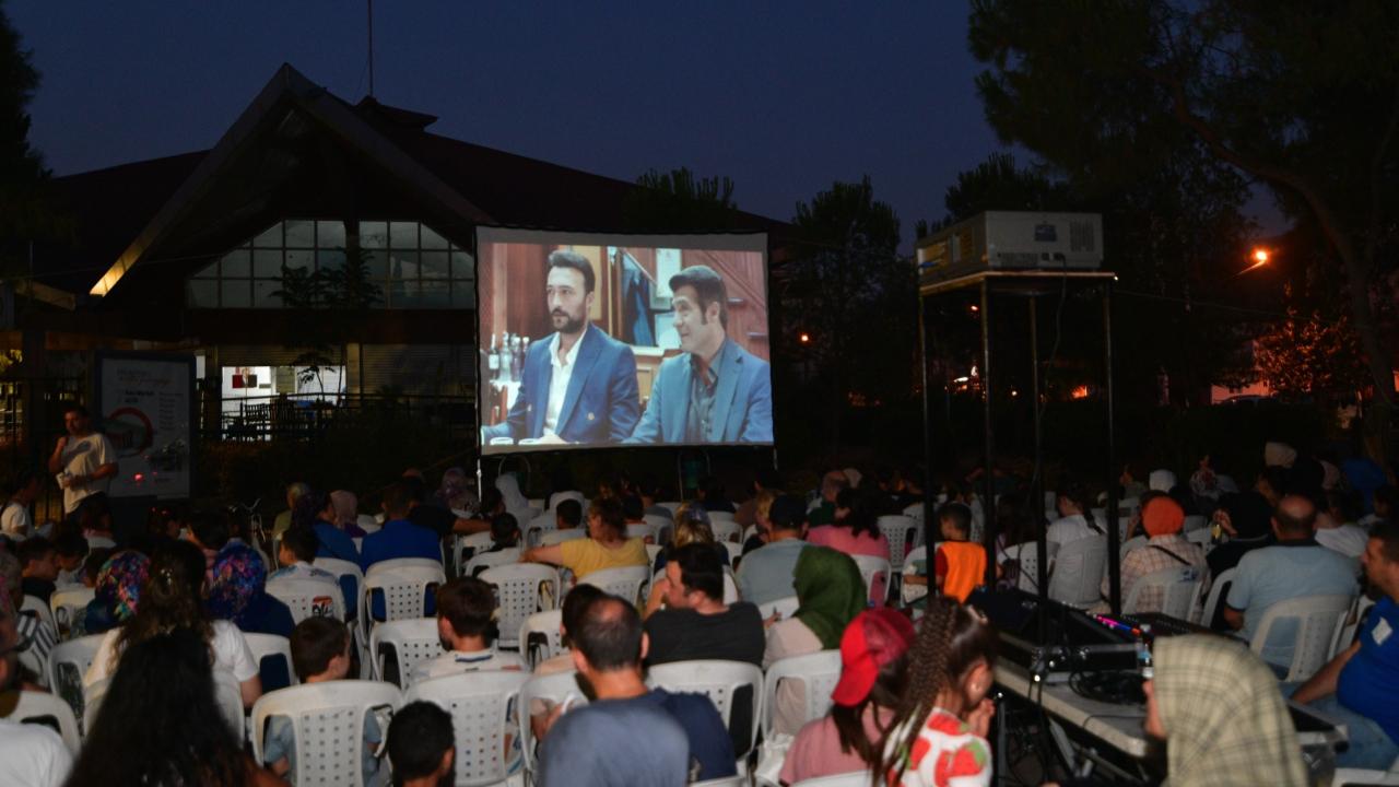 Bornova’da Yaz akşamları Açık Hava Sinemasıyla şenleniyor