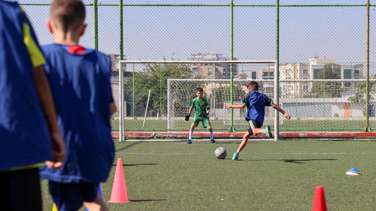 Buca'da yaz tatili futbolla renkleniyor