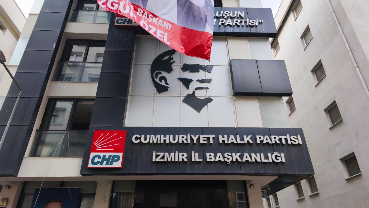 CHP İzmir'de o ilçeler görevden mi alınacak?