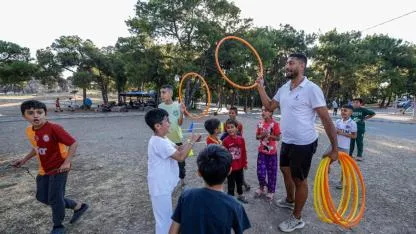 Çocuklar Kadifekale’de doyasıya eğlendi
