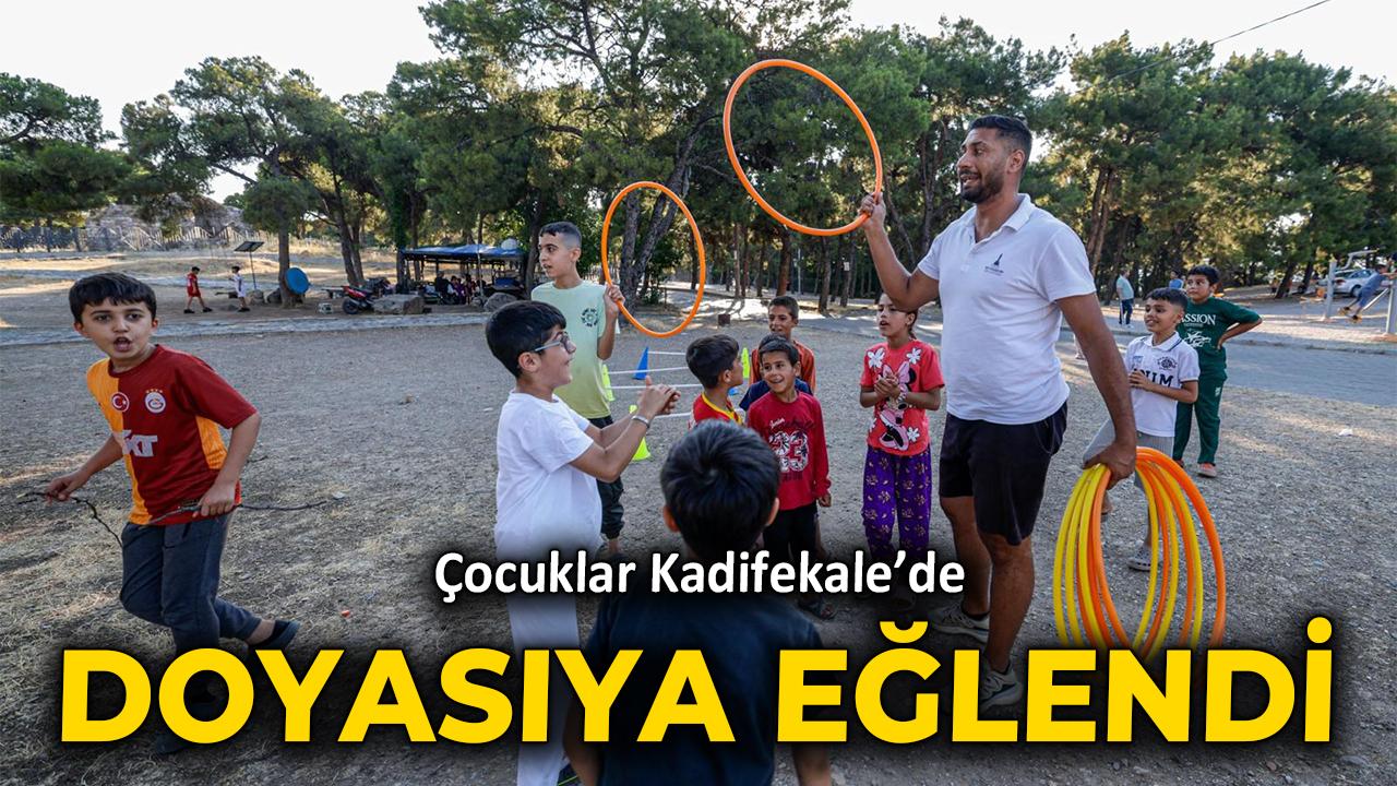 Çocuklar Kadifekale’de doyasıya eğlendi