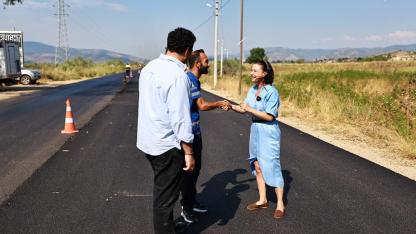 İZBETON ekipleri Efes Selçuk'ta yolları yeniliyor