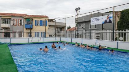 İzmirli çocuklardan Başkan Tugay’a havuz teşekkürü