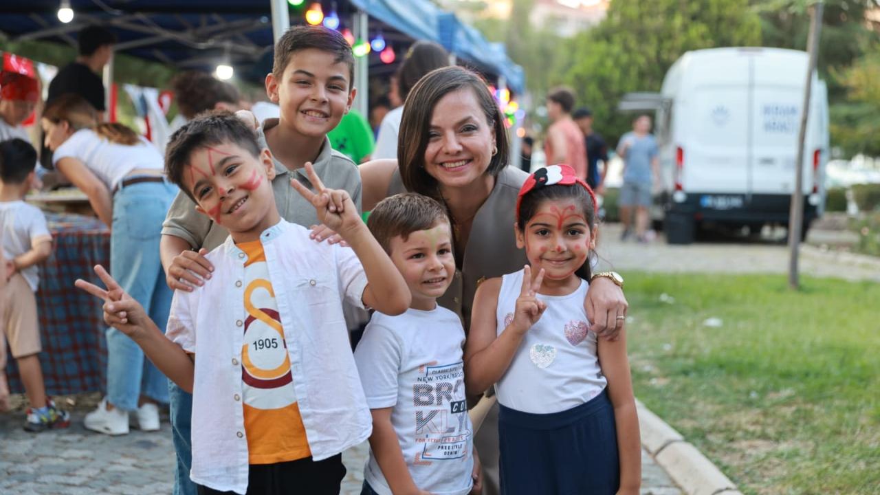 Karabağlar’da Neşeli Sokaklar Mutlu Çocuklar Şenliği