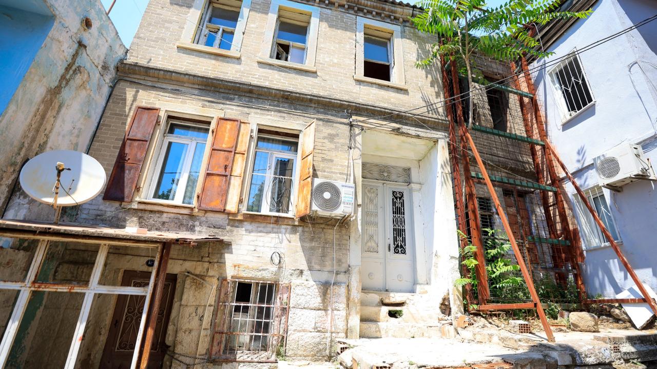 Konak'tan çifte restorasyon atağı: Asırlık binalar hizmet alanlarına dönüşecek
