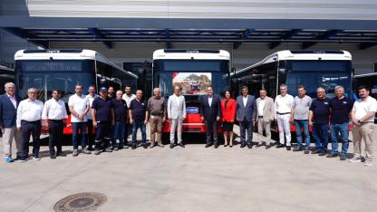 Manisa’da toplu ulaşım filosu 15 yeni otobüsle güçleniyor