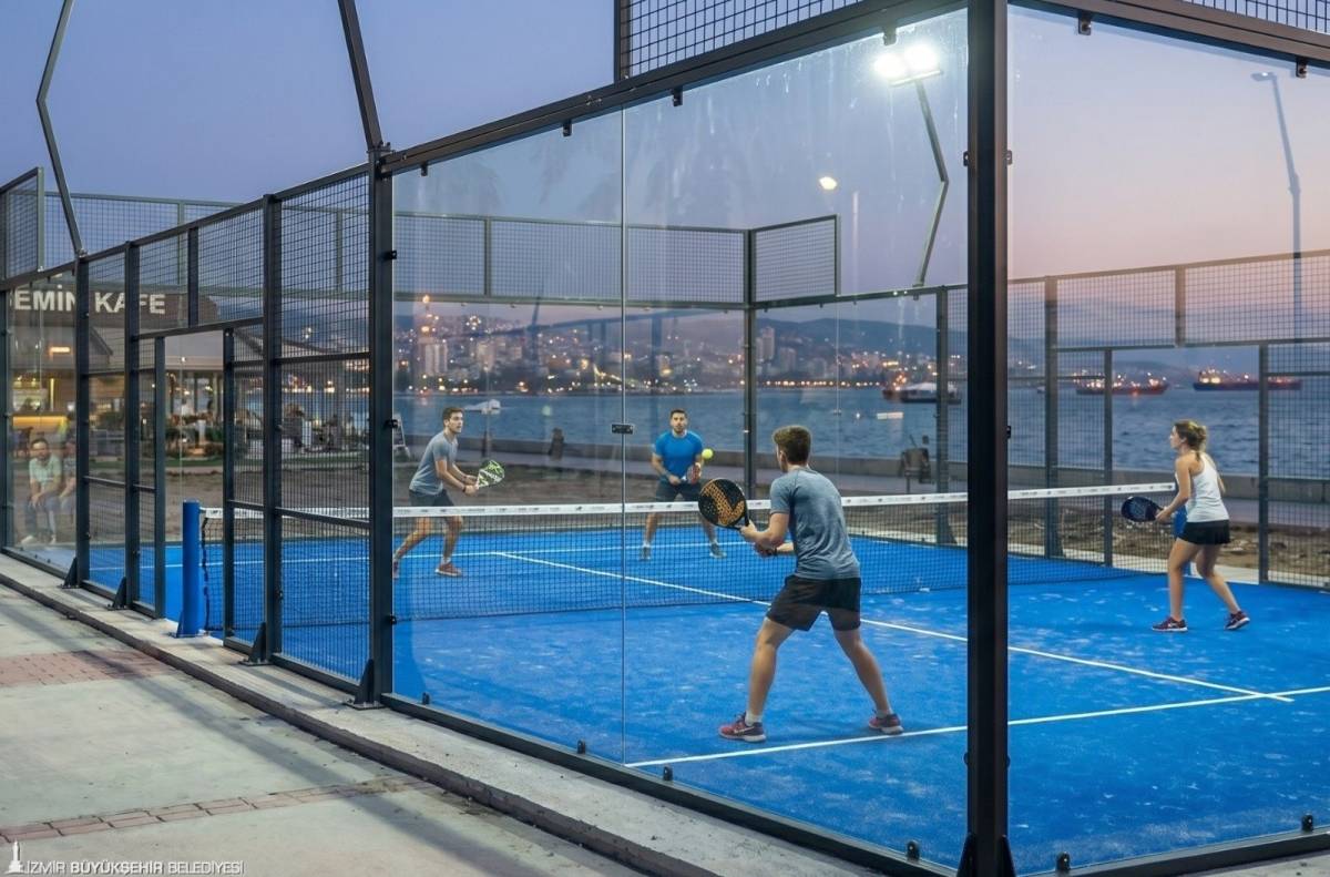 Bostanlı Sahili’ne yeni padel kortları geliyor