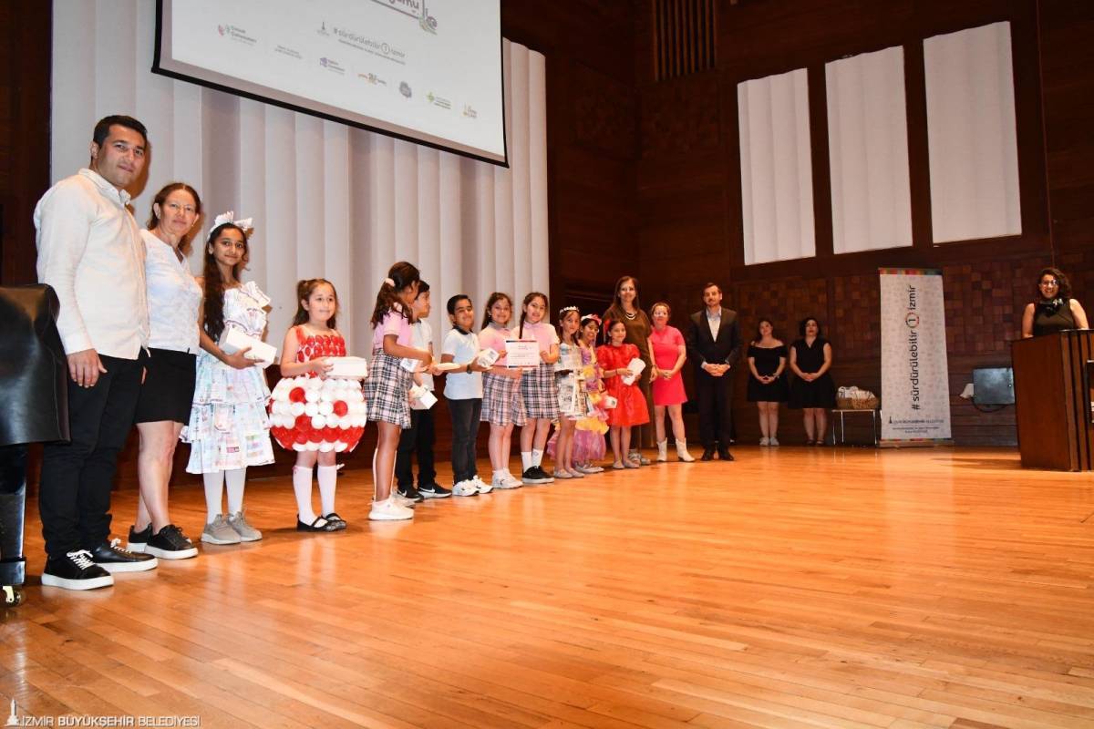 İzmir'de miniklerden iklim seferberliği