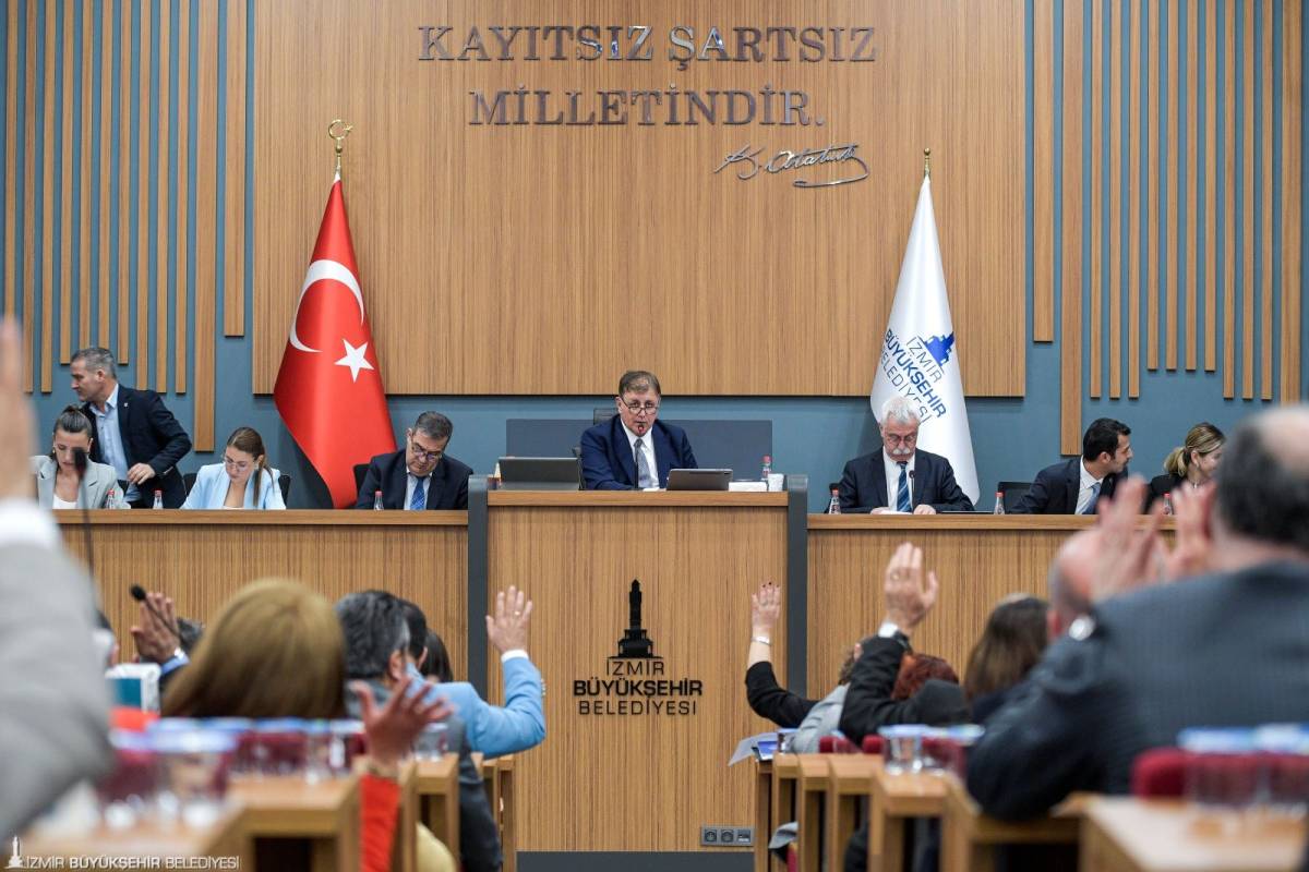 Meclis üyelerinden Tugay'a tam destek 'istifaya hazırız'