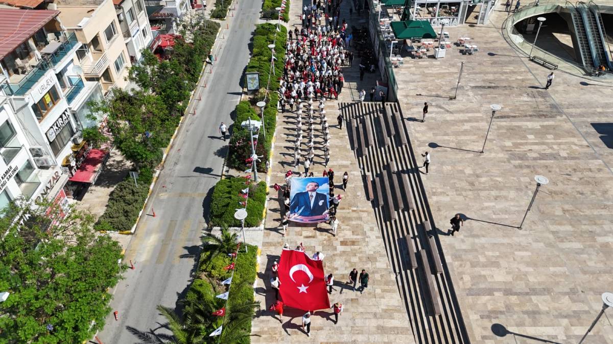 Atatürk'ün Urla'ya gelişinin 100. yılı törenlerle anıldı