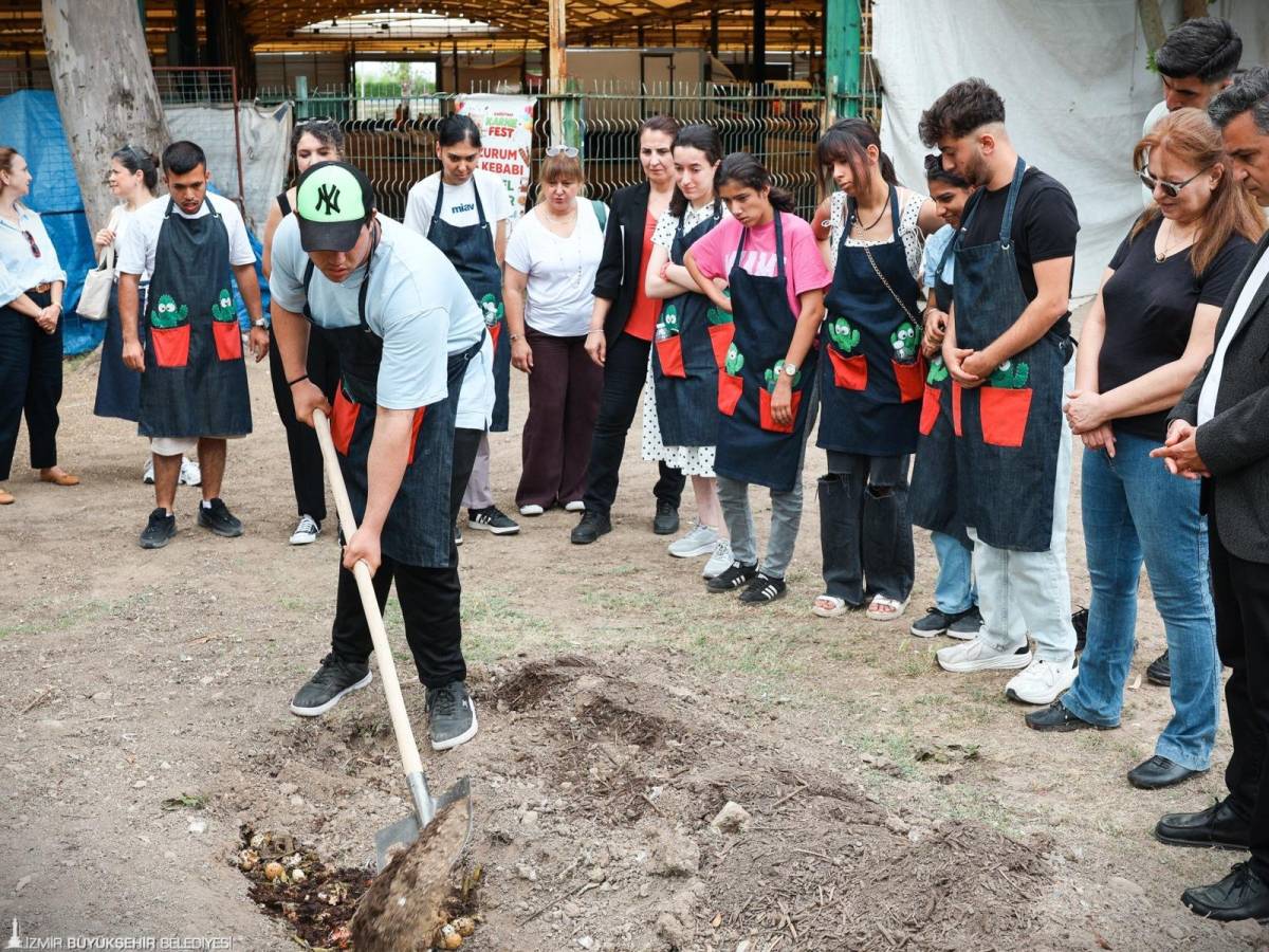 Evdeki atıklar toprağa can oluyor
