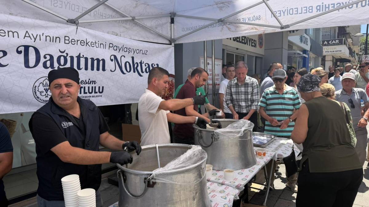 Manisa Büyükşehir’den birlik ve beraberlik tenceresi: Aşure ikramları Soma ve Akhisar ile başladı
