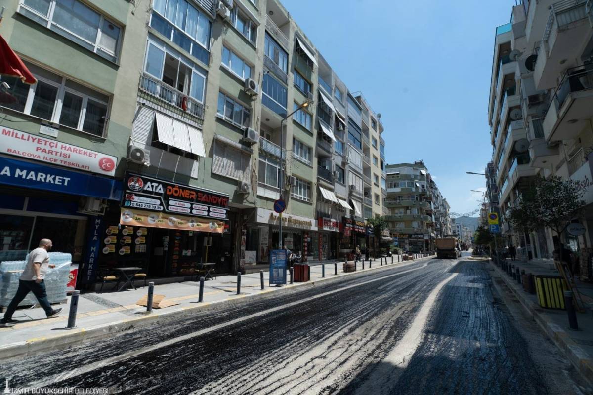 Balçova Ata Caddesi tamamen yenileniyor