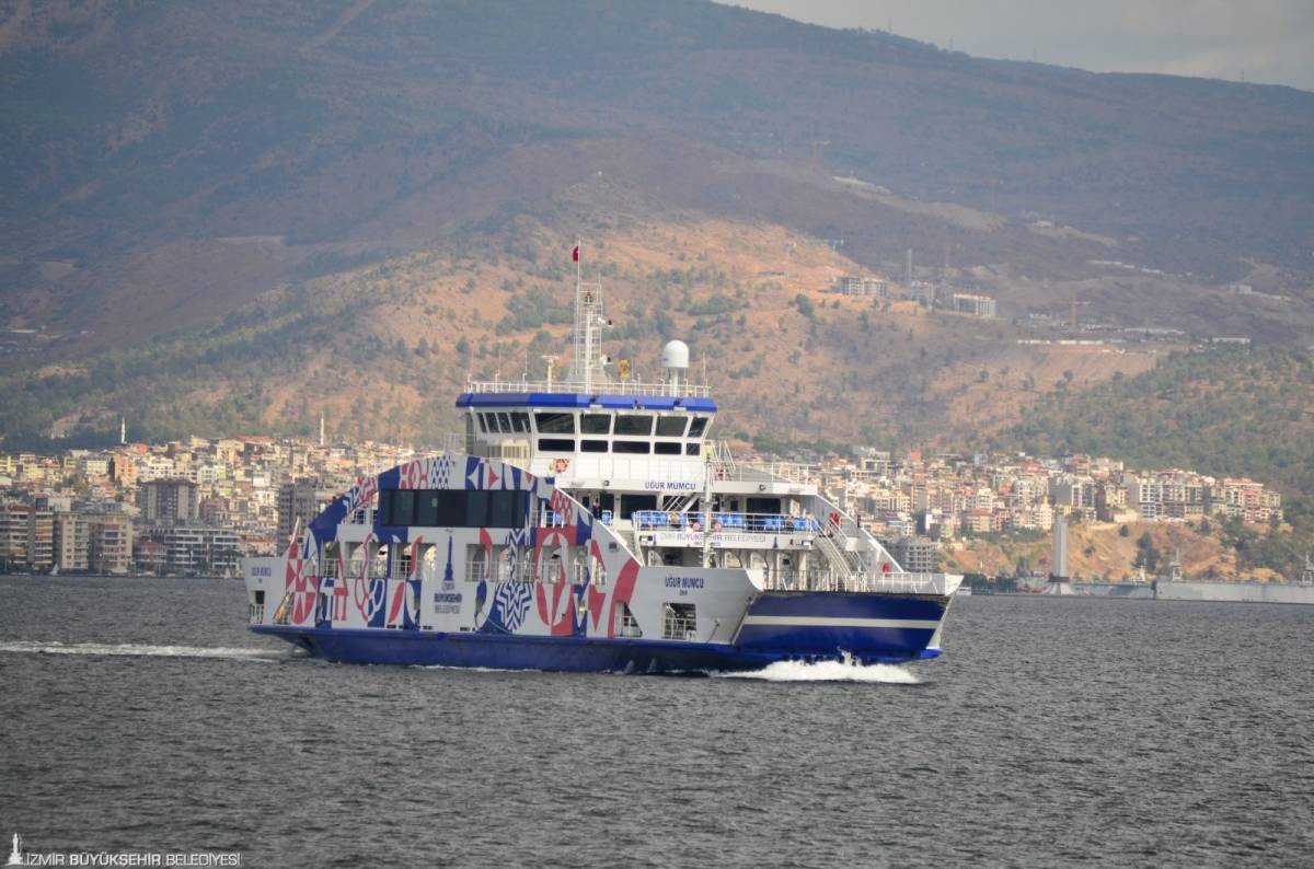 İZDENİZ'in ek seferleriyle 20 bin araç trafiğe çıkmadı