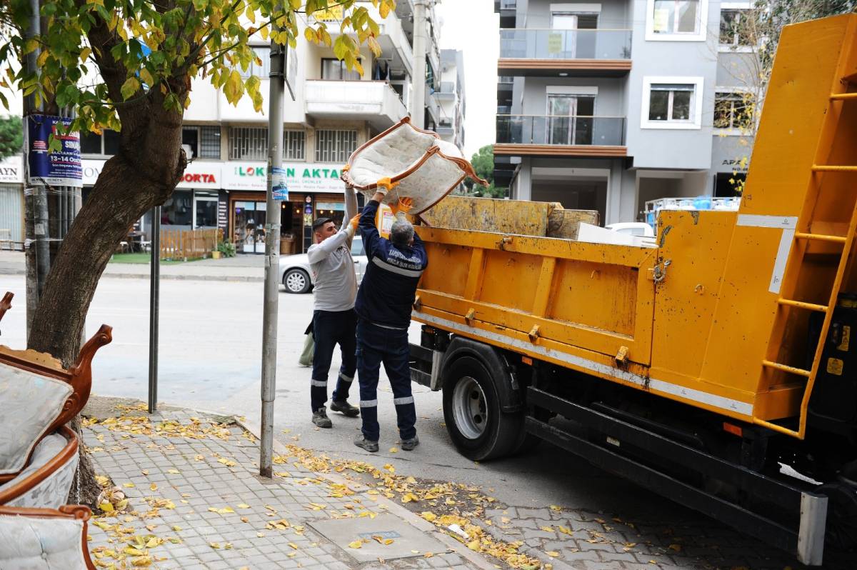 Karşıyaka’da kameralı denetimle kaçak atığa 1 milyon 790 bin TL ceza!