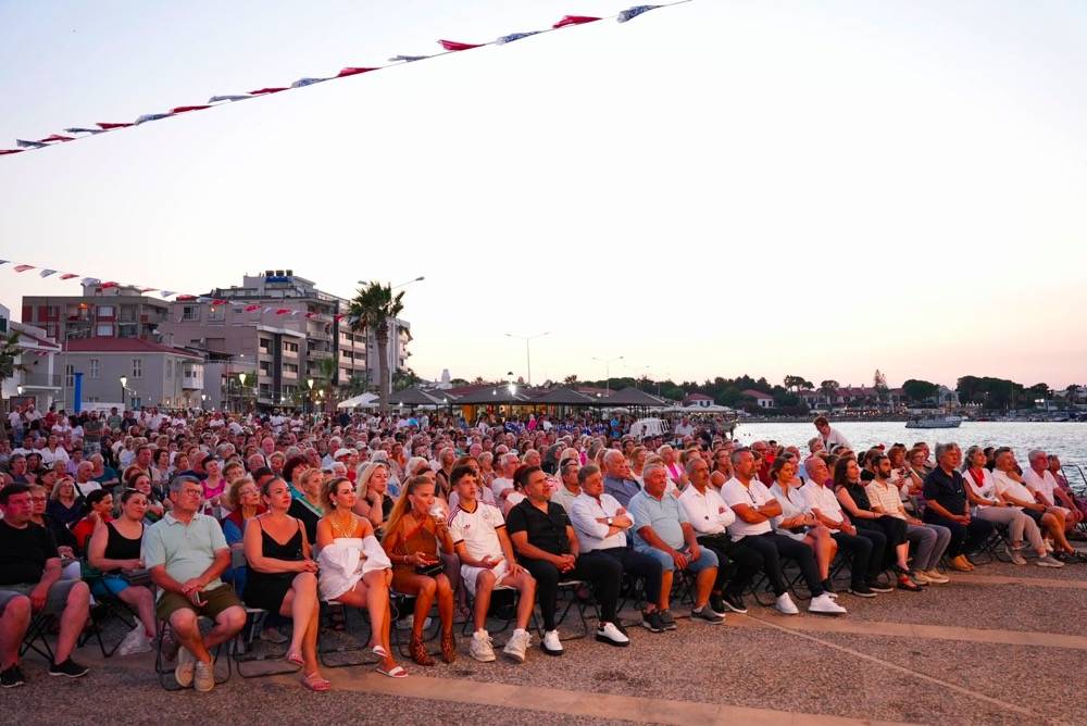 Atatürk'ün Çeşme'ye gelişinin 100. yılı etkinlikleri yoğun katılımla tamamlandı