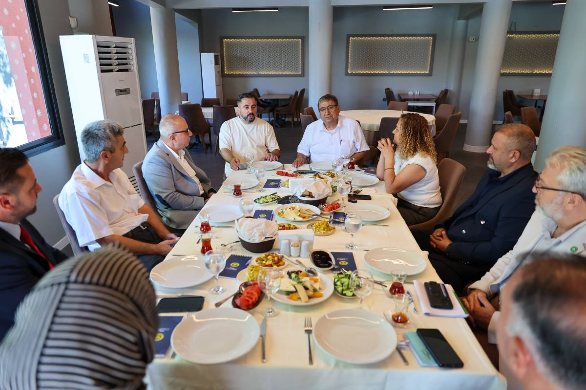 Başkan Vekili Benzer’den siyaset üstü adım