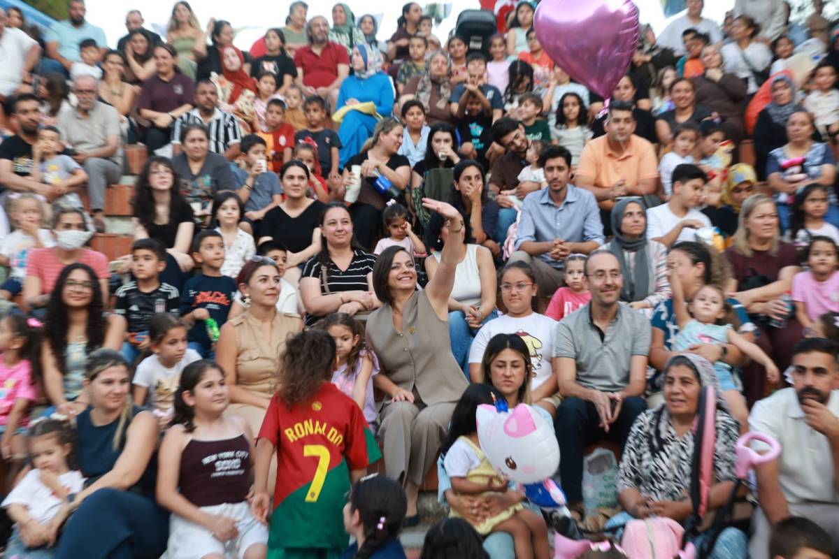 Karabağlar’da Neşeli Sokaklar Mutlu Çocuklar Şenliği